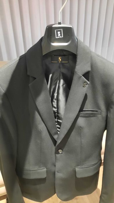 Fato de homem como novo