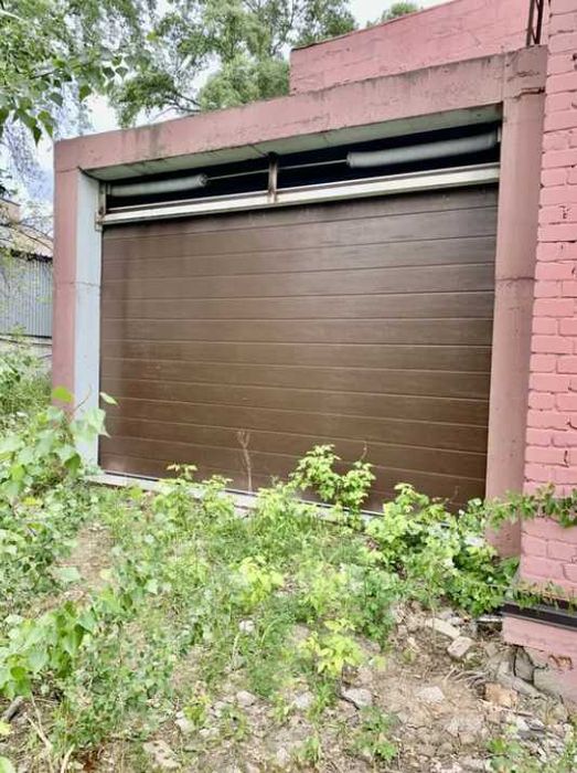 Продаж виробничого приміщення 1700м2, метро Лівобережна.