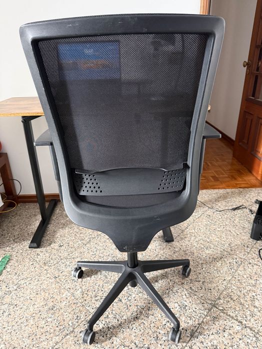 Cadeira de Escritório Ergonómica – Excelente Estado