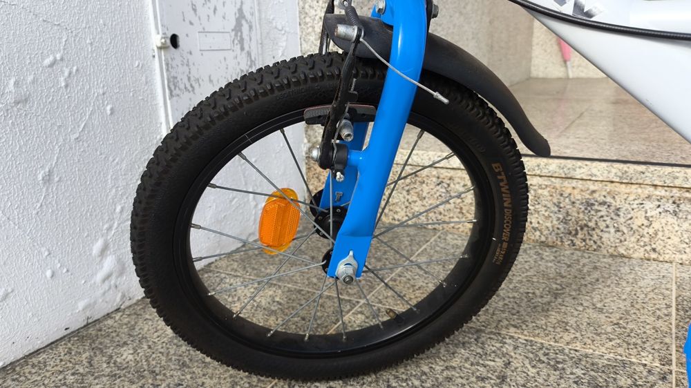 Bicicleta criança roda 16, como nova!