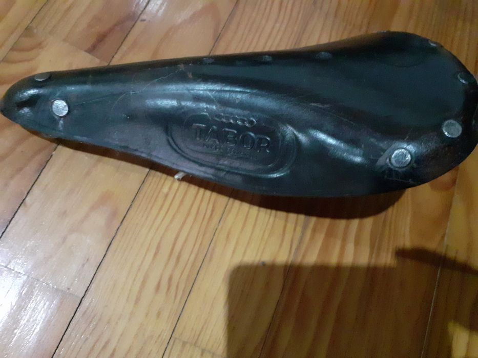 Celim Tabor molas longas antigo e restaurado.