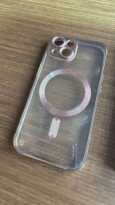 Iphone 15 różowy