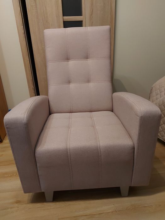 Fotel - pudrowy róż