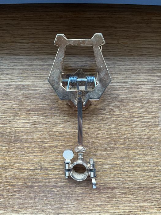 Estante de rua para trompete