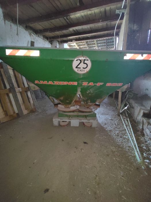 Rozsiewacz nawozów Amazon 803 Zetor