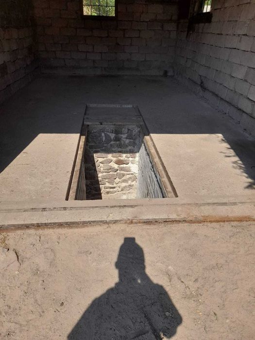 Продається, в селі Бузуків, земельна ділянка 25соток, під забудову.