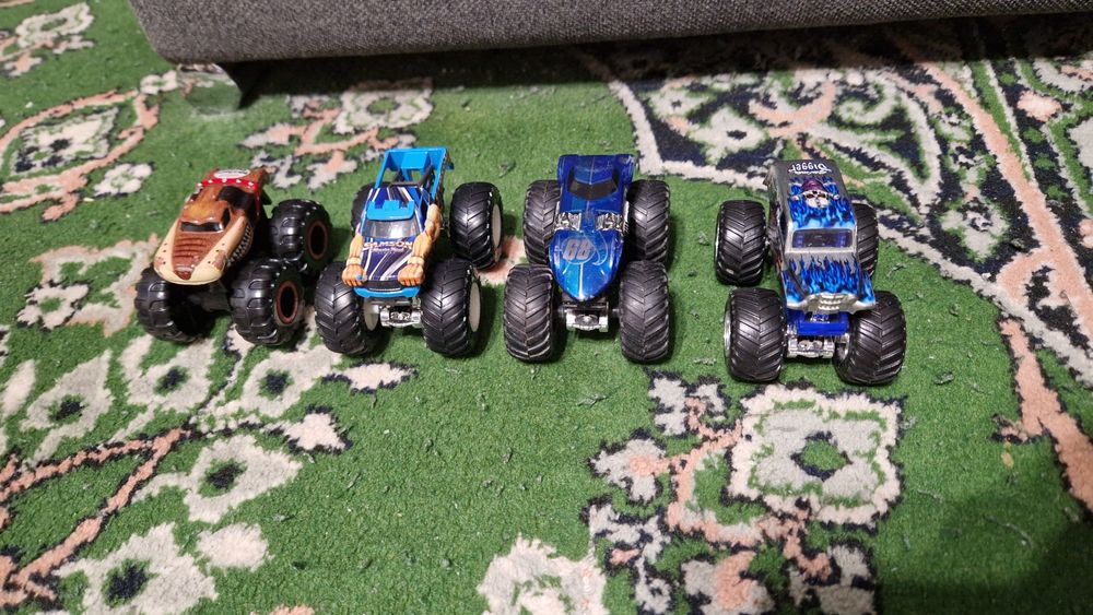 Монстер траки hot wheels машинки