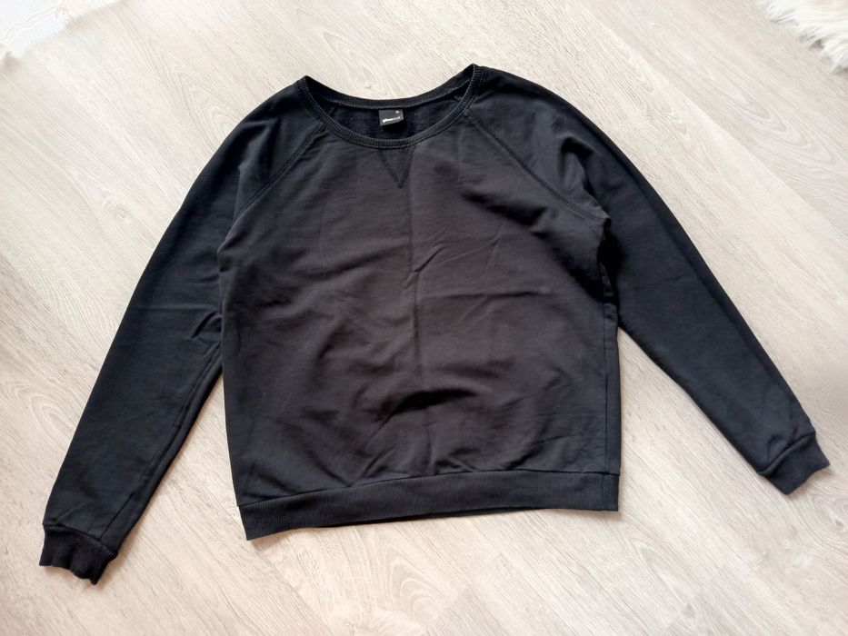 Czarna bluza dresowa dres przez głowę Gina Tricot 34 xs