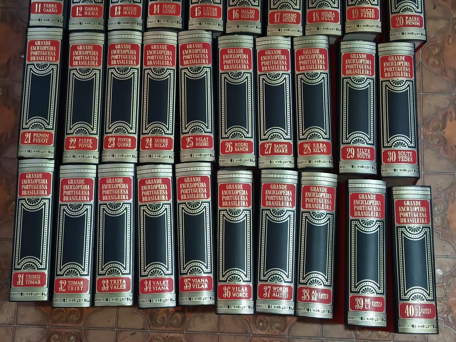Enciclopédia luso brasileira (40 volumes)