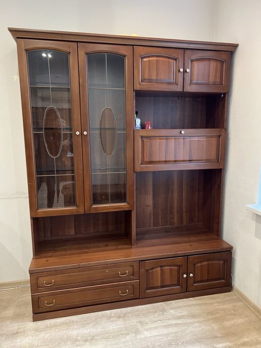 Сервант Італійський