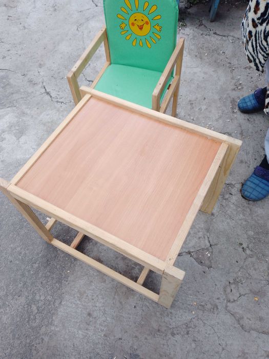 Продам дитячий столик