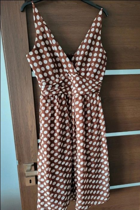 Sukienka na lato brązowa w grochy Vero Moda S