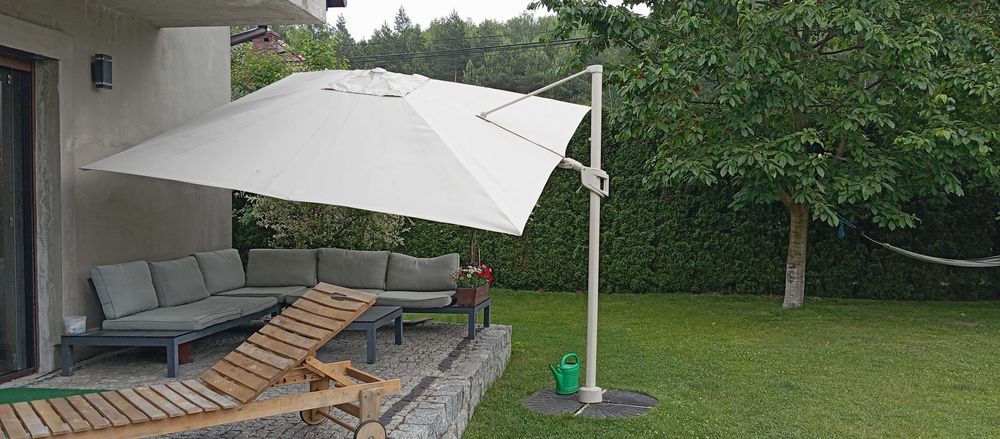 Parasol ogrodowy z regulowanym daszkiem 3m