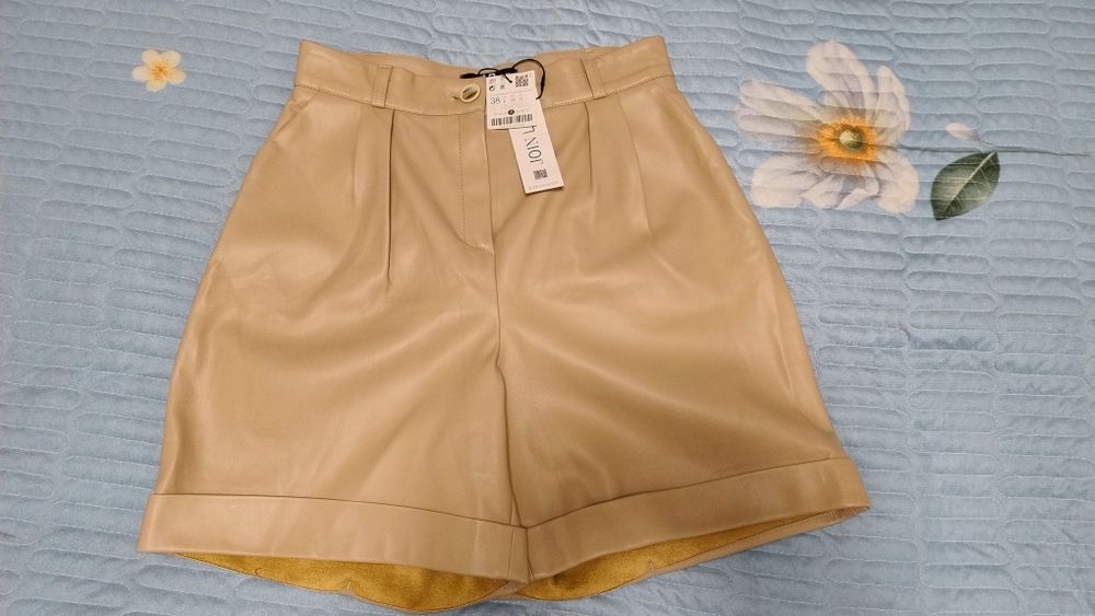 Шорти з екошкіри