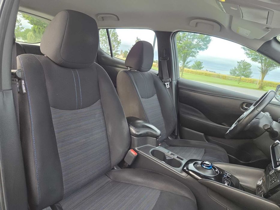 Nissan LEAF SV      2019