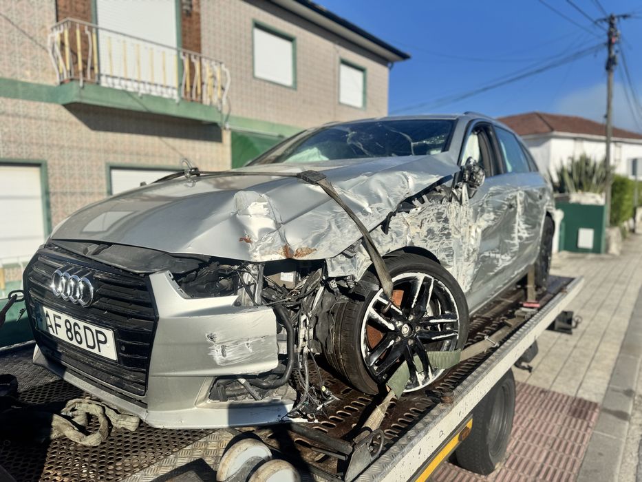 AUDI A4 2.0TDi B9 190cv - SLINE (Acidentada)