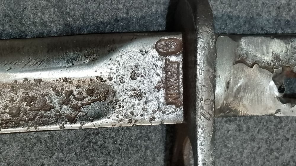 Bagnet Perkun sygnatury orzełki