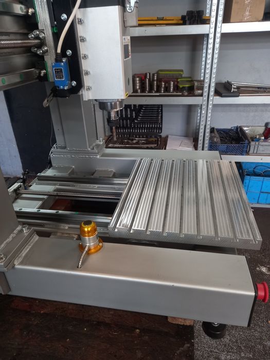 Frezarka CNC do metalu.