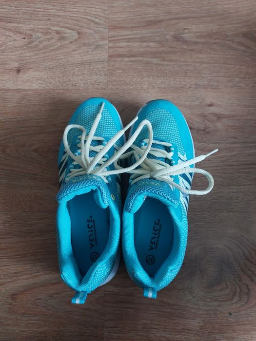 Adidasy Venice r. 37
