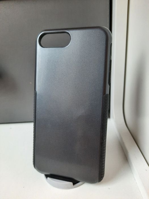Etui pancerne na IPhone 7 8 plus  marka Amazon Basic