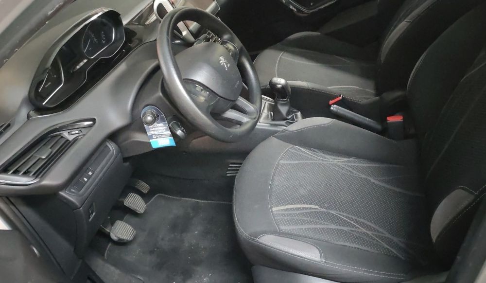 Peugeot 208 1.6 Hdi *Muito Bom estado geral*