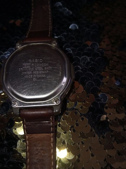Zegarek damski Casio LW -22H