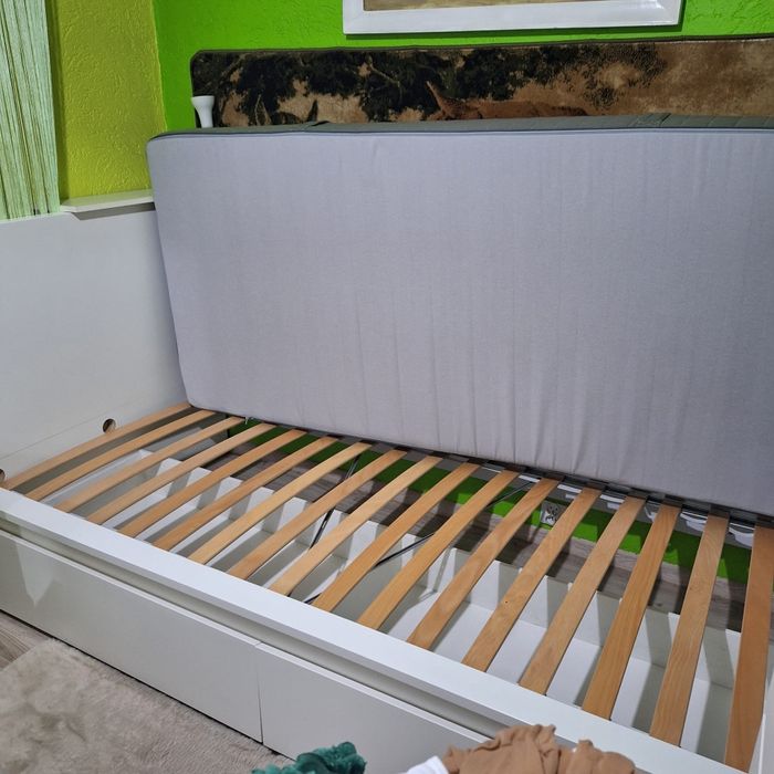 Łóżko z  materacem