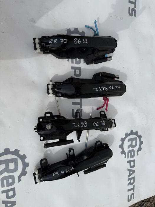 Двері ручка скло замок карта Toyota Camry 70  6700133230