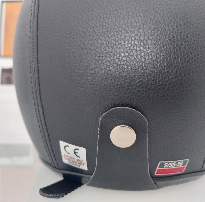 Capacete Aberto em Pele Preta