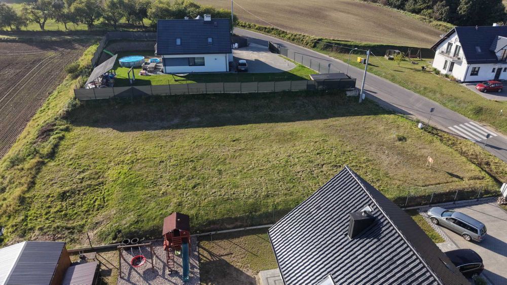 Widokowa działka budowlana 1060 m²- Bratian| Media na działce| Świetna lokalizacja - Widok 4