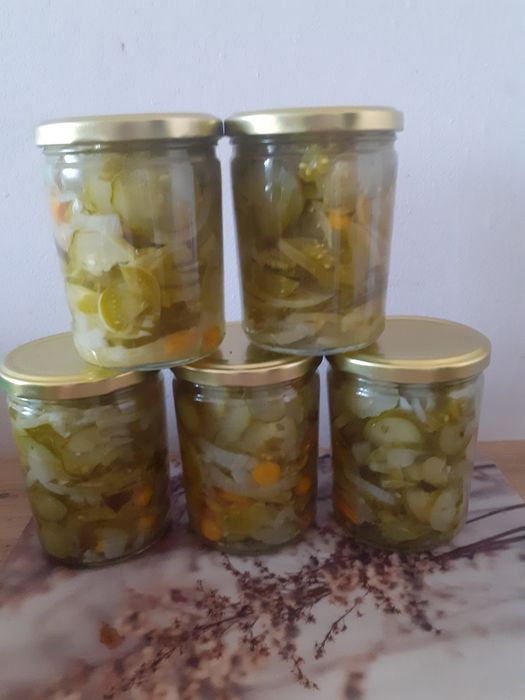 Przetwory warzywne,  sałatki ,buraczki, kiszona kapusta i inne