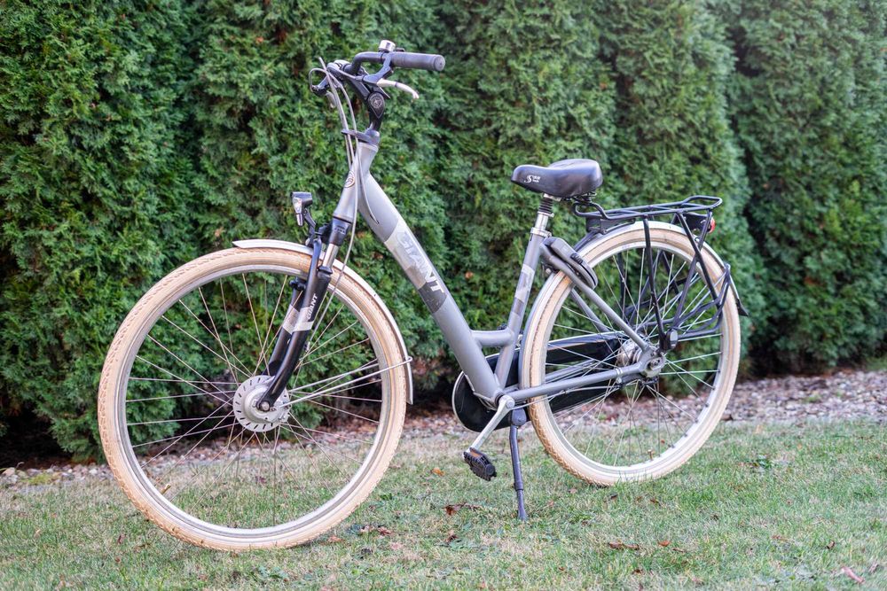 Sprzedam miejski rower Giant S 28