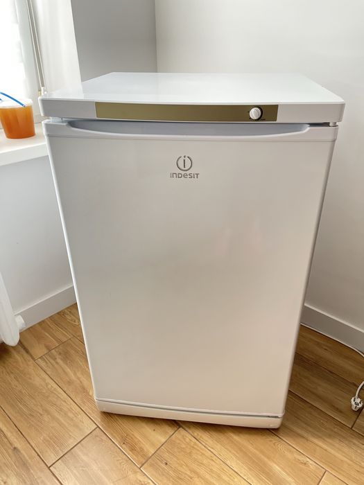 Морозильна камера Indesit