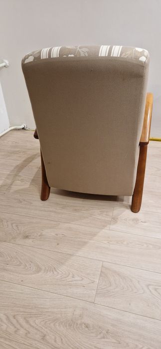 Fotel w kwiatowy wzór