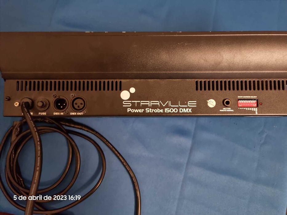 Strob 1500 DMX Stairville c/ controladora Master Strobe 1