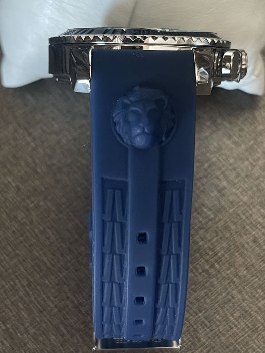 Годинник Versace