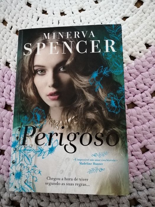 Livros com histórias cativantes.