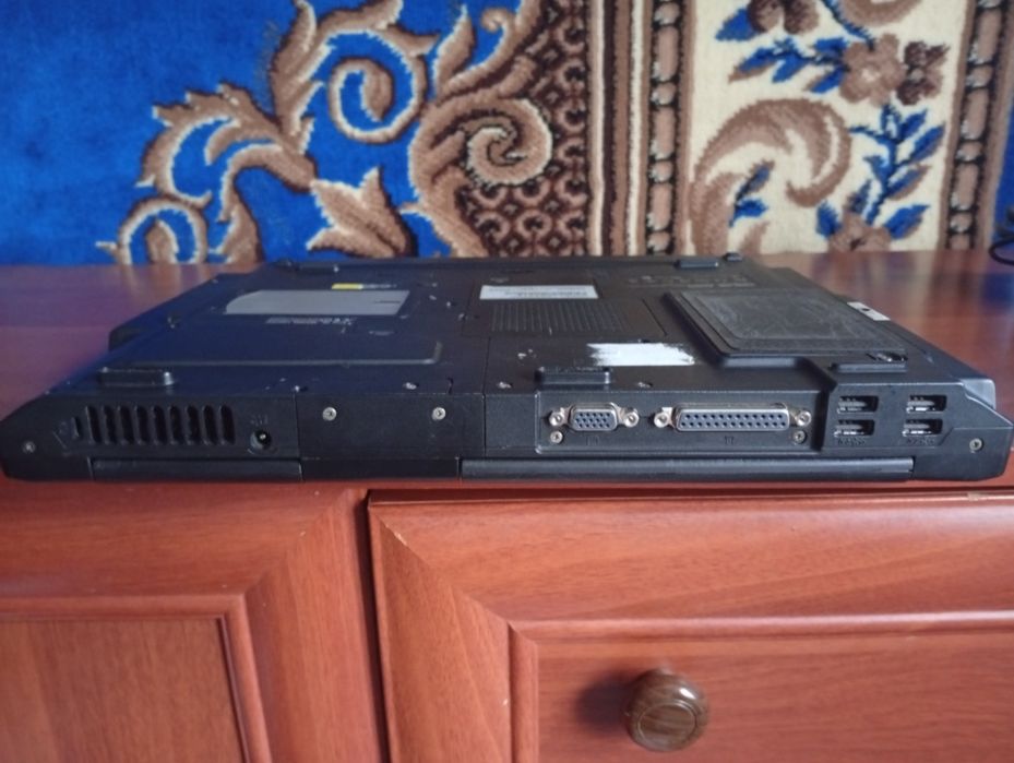 Ноутбук  Asus Windows 10 Продам ноутбук  неробочий на запчасті