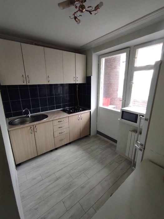 Продам 1 кім квартиру центр