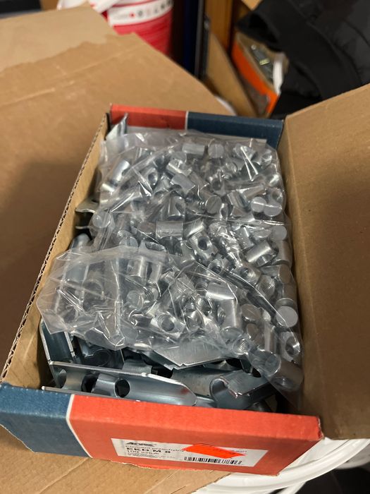Element uchylny kotwy 100 szt Arvex EKD M8