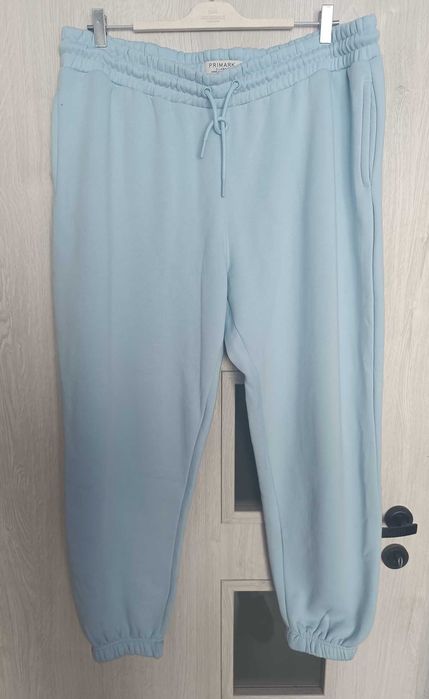 Spodnie dresowe męskie kolor jasnoniebieski firma Primark rozmiar XL