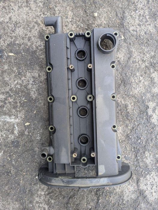 б/в клапанна кришка daewoo nubira, aveo, lanos (16v e-tec)