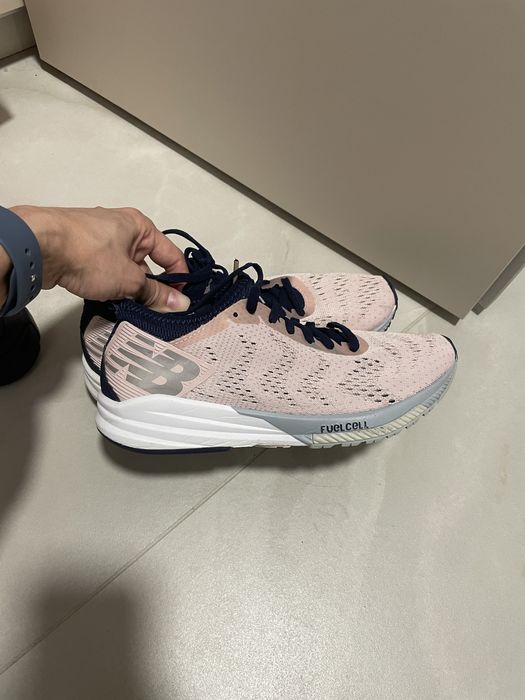 Кросівки NewBalance для спортзала, літні