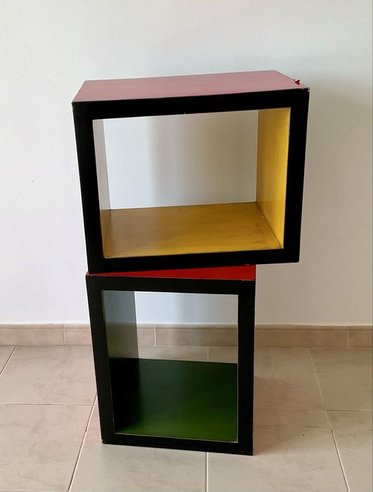 2 cubos laqueados de madeira, multicores