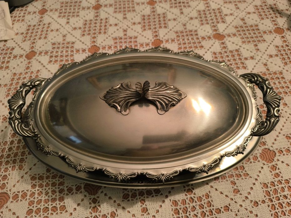 Terrina Oval em Inox