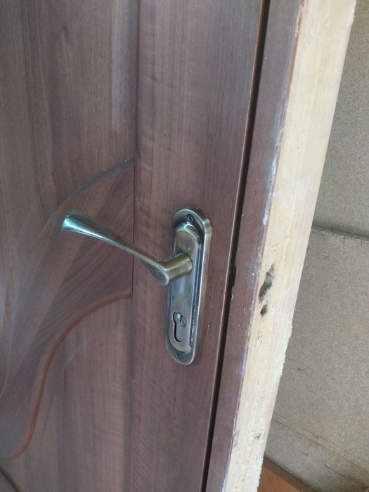 Продам міжкімнатні двері