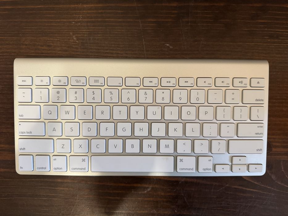 Продам клавіатуру Apple Wireless Keyboard A1314