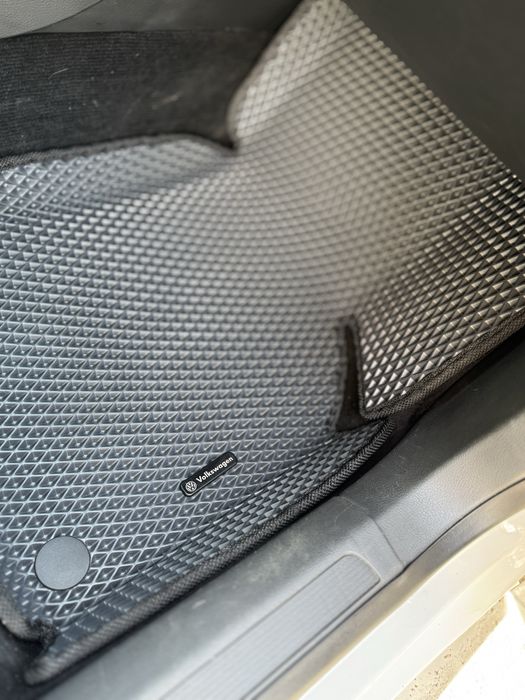 Автоковрики у авто