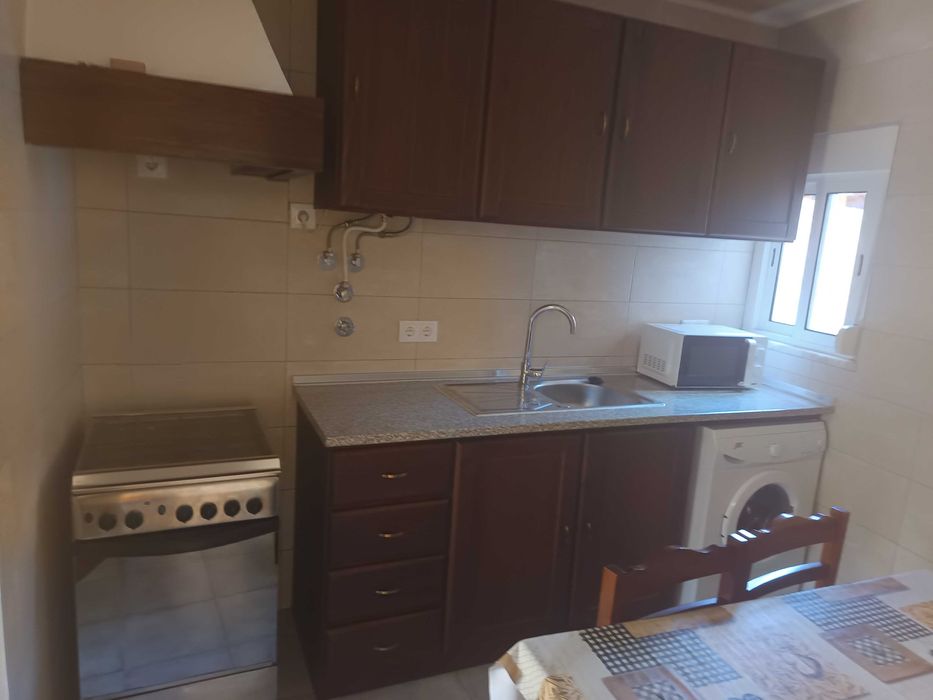 Arrenda se T1 nas Gaeiras