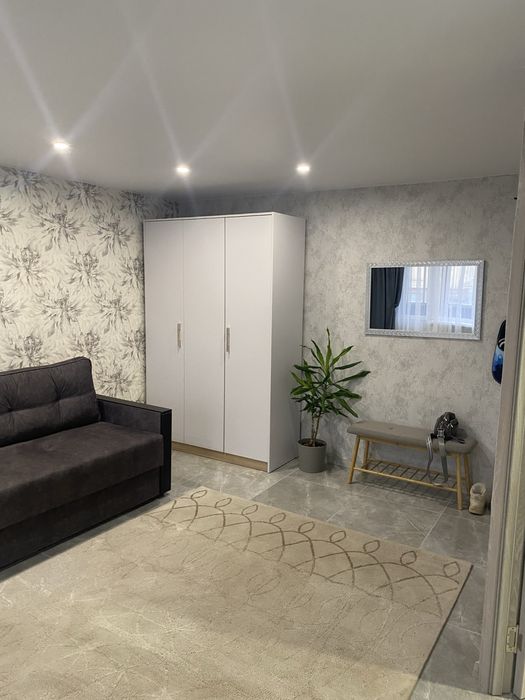 Здам 1 кімнатну квартиру подобово